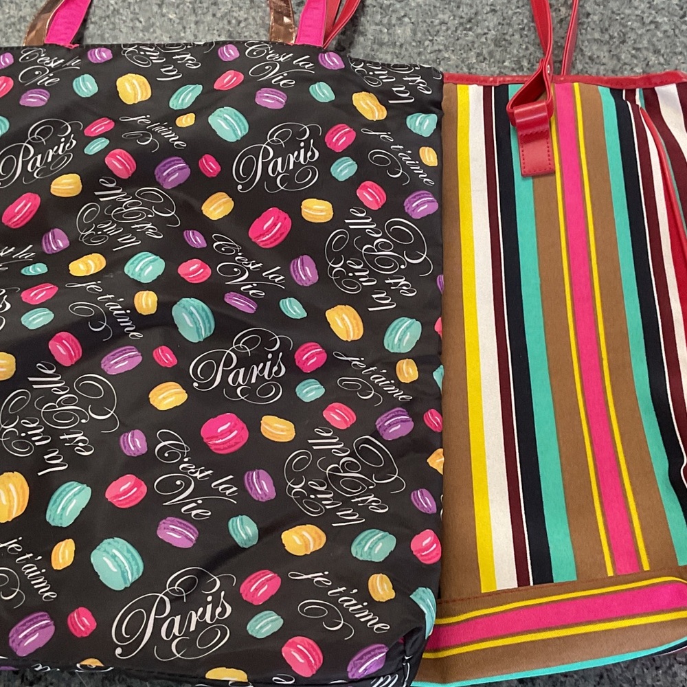 Lancome 2 tote bags in new condition.